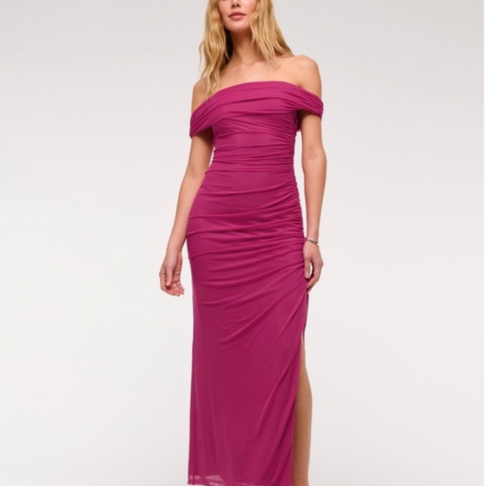 Abercrombie & Fitch Strapless Magenta Dress